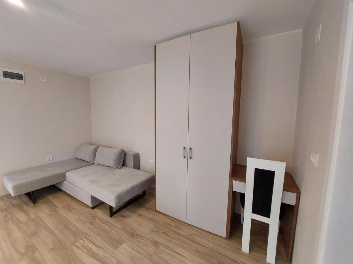 Superb Apartments Вирпазар Екстериор снимка