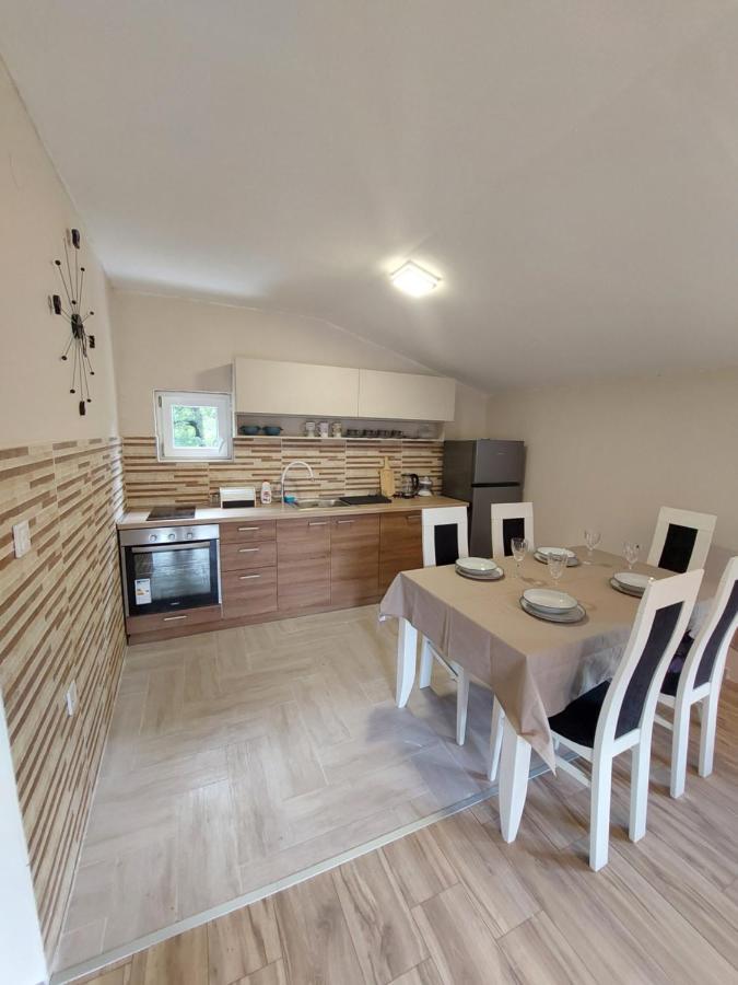 Superb Apartments Вирпазар Екстериор снимка